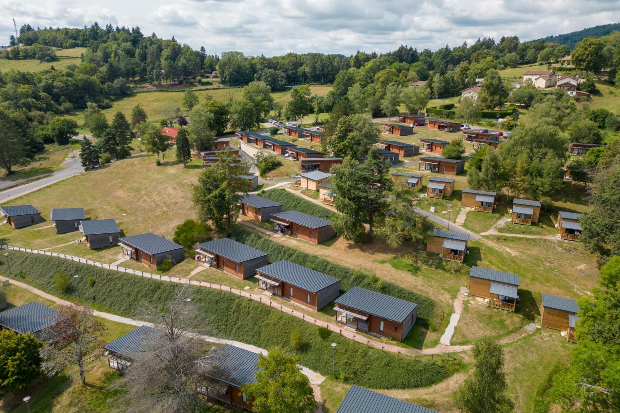 Les Demeures Du Lac Saint-Remy-sur-Durolle Bagian luar foto