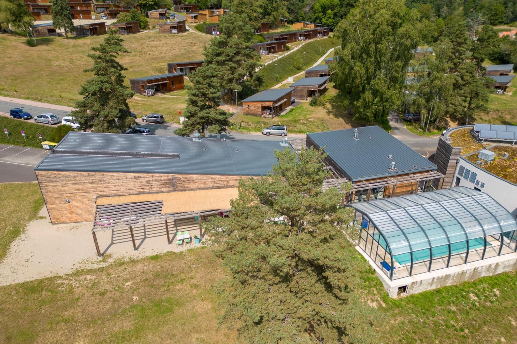 Les Demeures Du Lac Saint-Remy-sur-Durolle Bagian luar foto